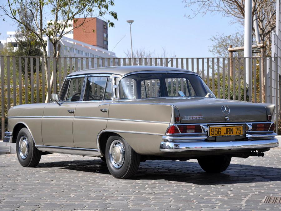  Mercedes-Benz 300 SE 1961 года  (фото 6 из 8)